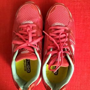 She herself GO run women's shoes